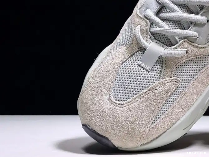 v2 Yeezy Adidas Salt 700 Boost EG7487 0704